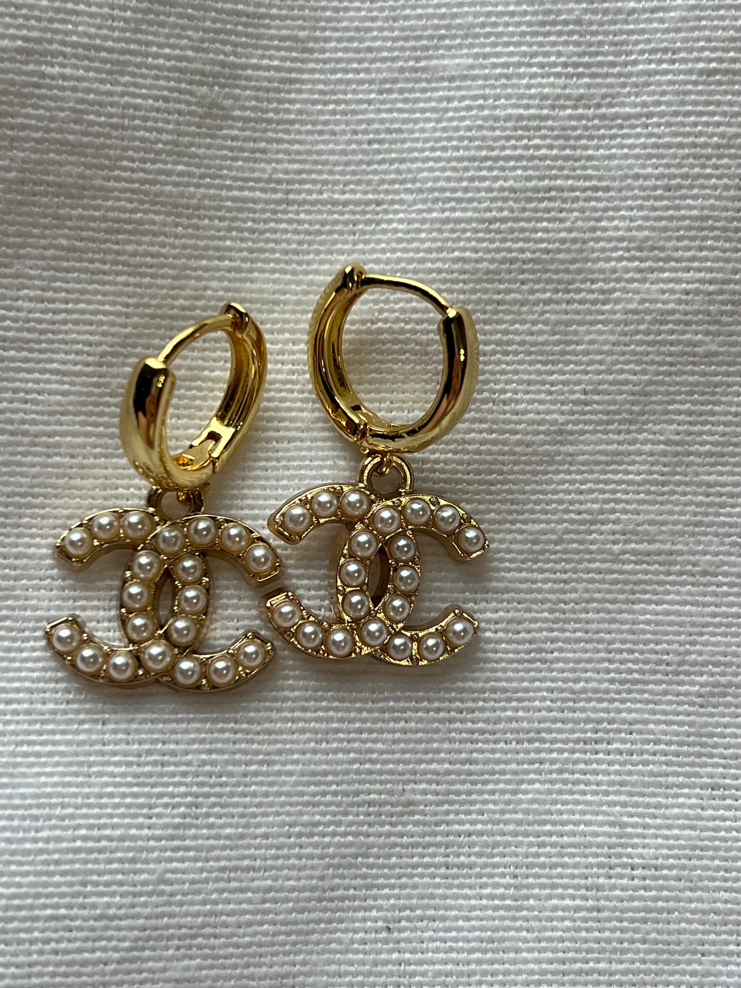 Ms. Pearl Earrings