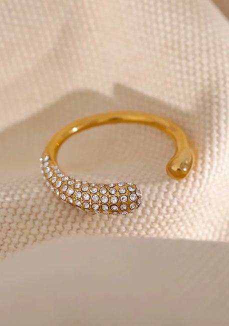 Dorothy Pave Ring
